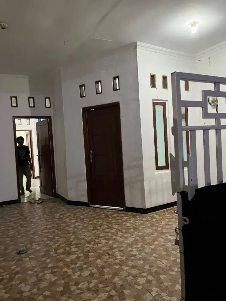 Disewakan rumah baru renov cakep cikarang dekat stasiun lemah abang