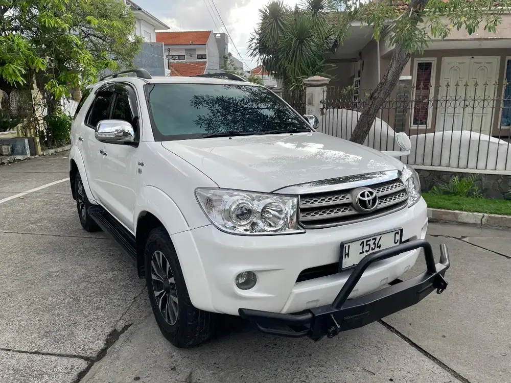 Toyota Fortuner G Diesel automatic 2011