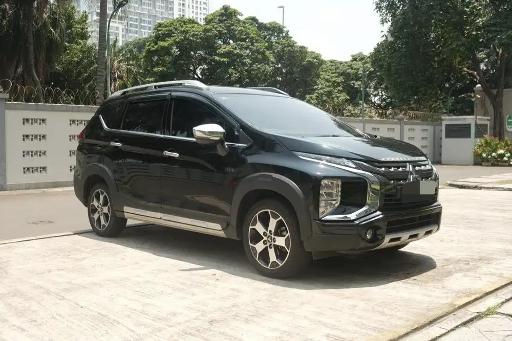 Xpander Cross Premium Package A/t 2021 KM rendah pemakai langsung