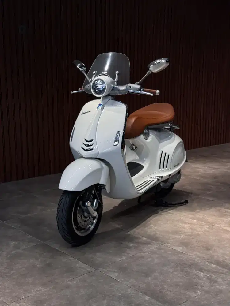 Vespa 946 LOW 78 KM LIKE NEW