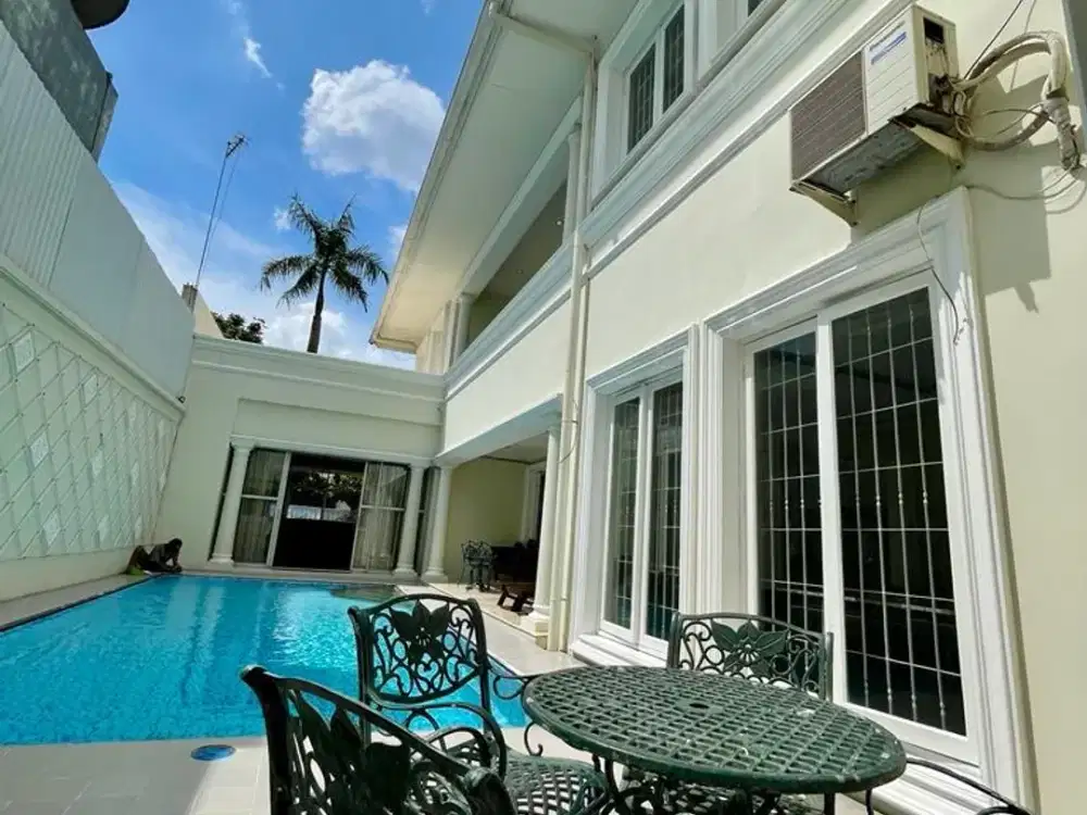 Luxury House di Jalan Utama Pondok Indah Jakarta Selatan - PR 12355