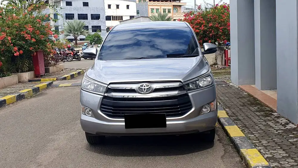 Toyota Kijang Innova 2.0 G Bensin AT Silver 2018 Low Km 73RB Record