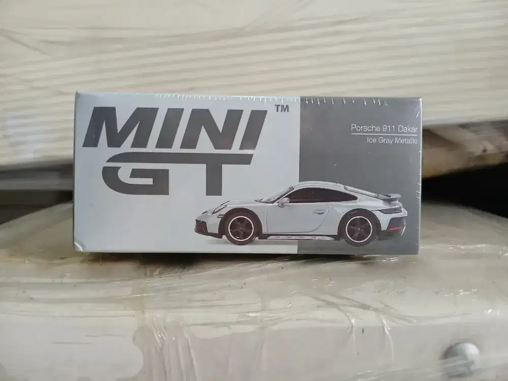 Mini GT Porsche 911 Dakar