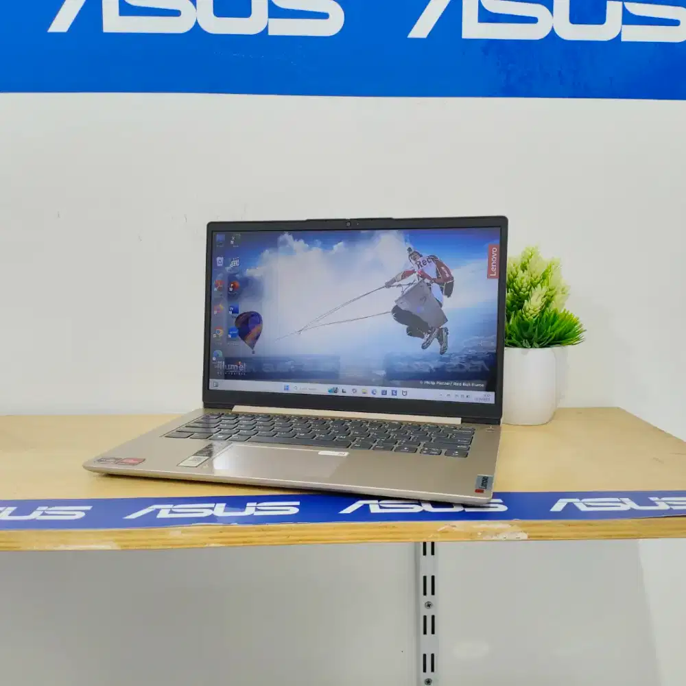 Laptop Second LENOVO IP 1 - 14AMN7 AMD Ryzen 3-7320U (8GB/SSD 256GB)