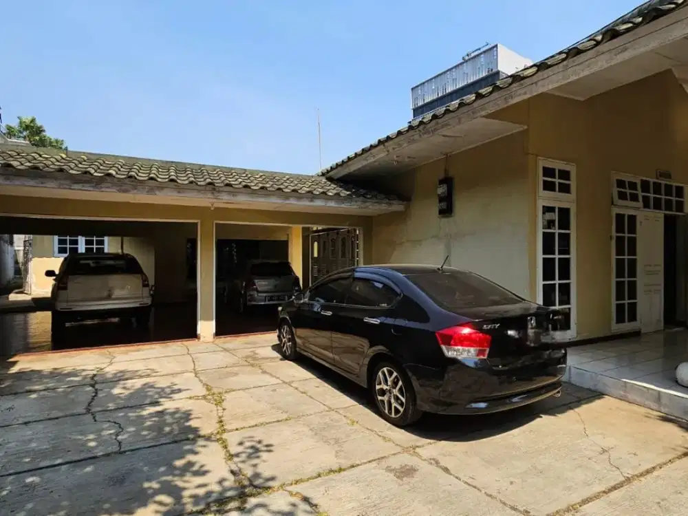 Dijual Rumah Halaman Luas ada Paviliun di Jakarta Selatan - PR 11614