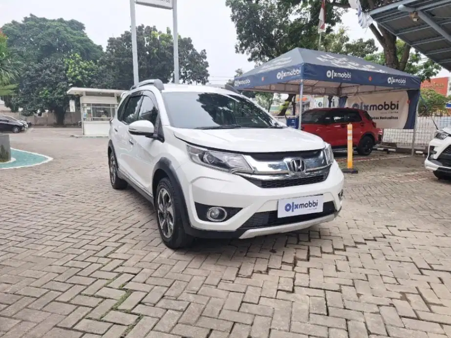 LOW DP Honda BR-V 1.5 E Bensin-AT 2016 0MD