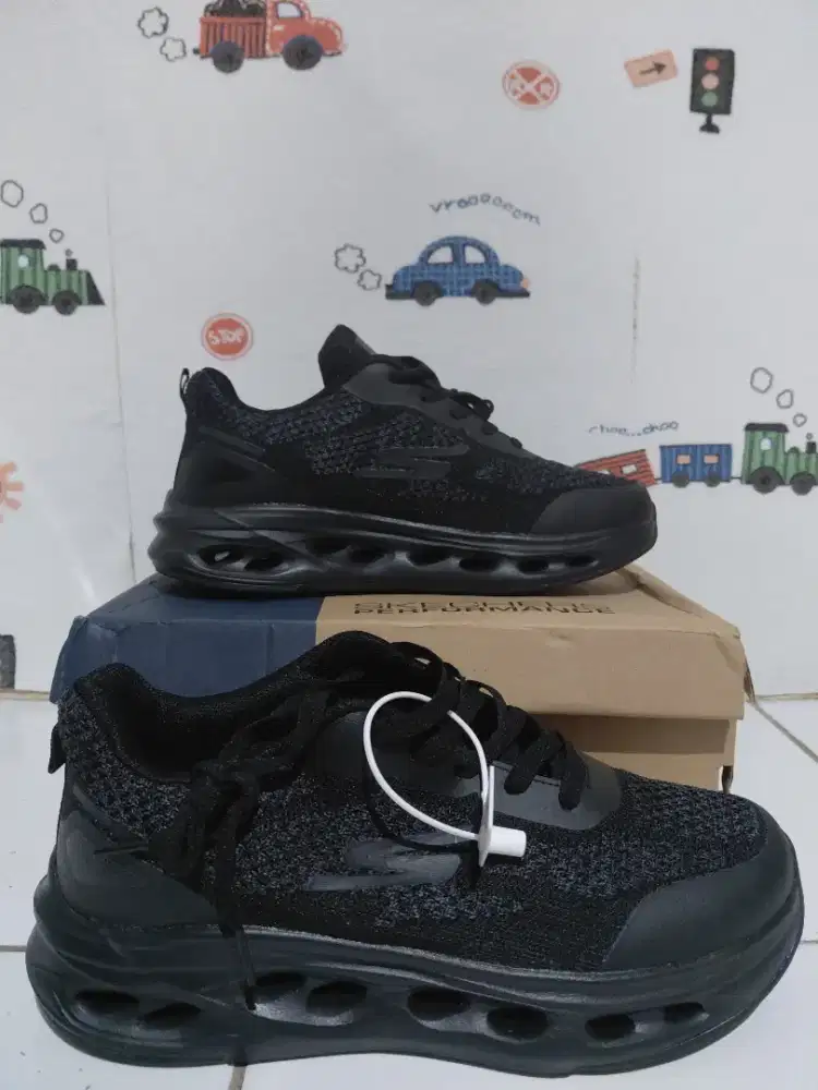 Skechers full black
