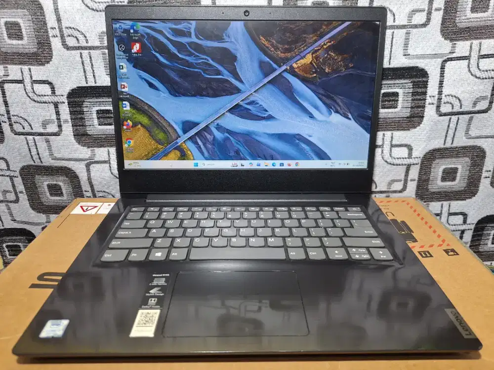 Laptop Lenovo Core i3 gen 8 SSD slim batre awet siap pakai