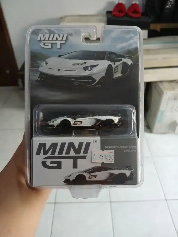Mini GT Lamborghini Aventador SVJ 63