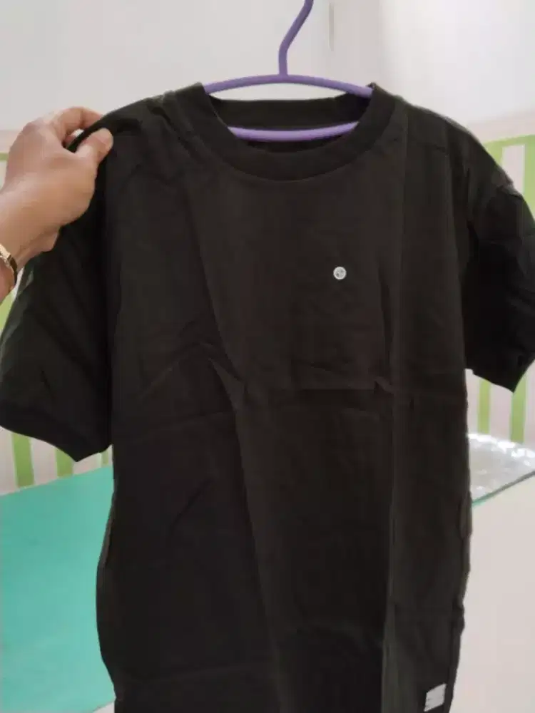 Baju warna hijau, dan hitam polos