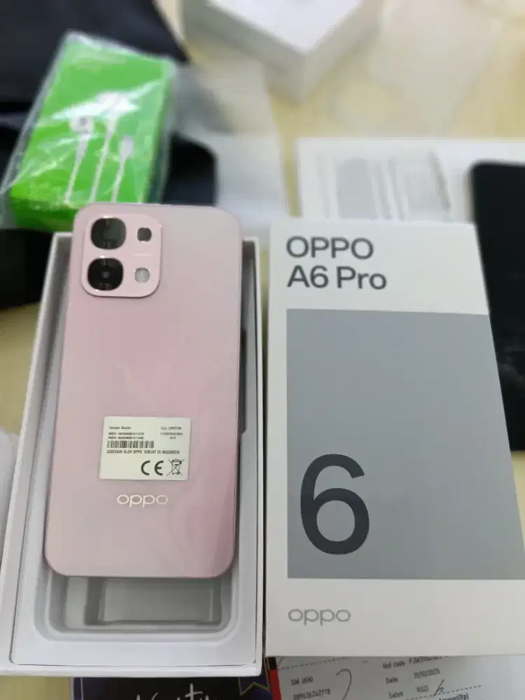 Oppo A6 pro coral pink , stelar blue , tittanium