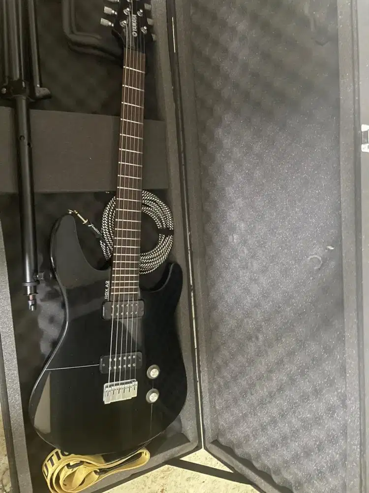 Gitar Yamaha RBX A2