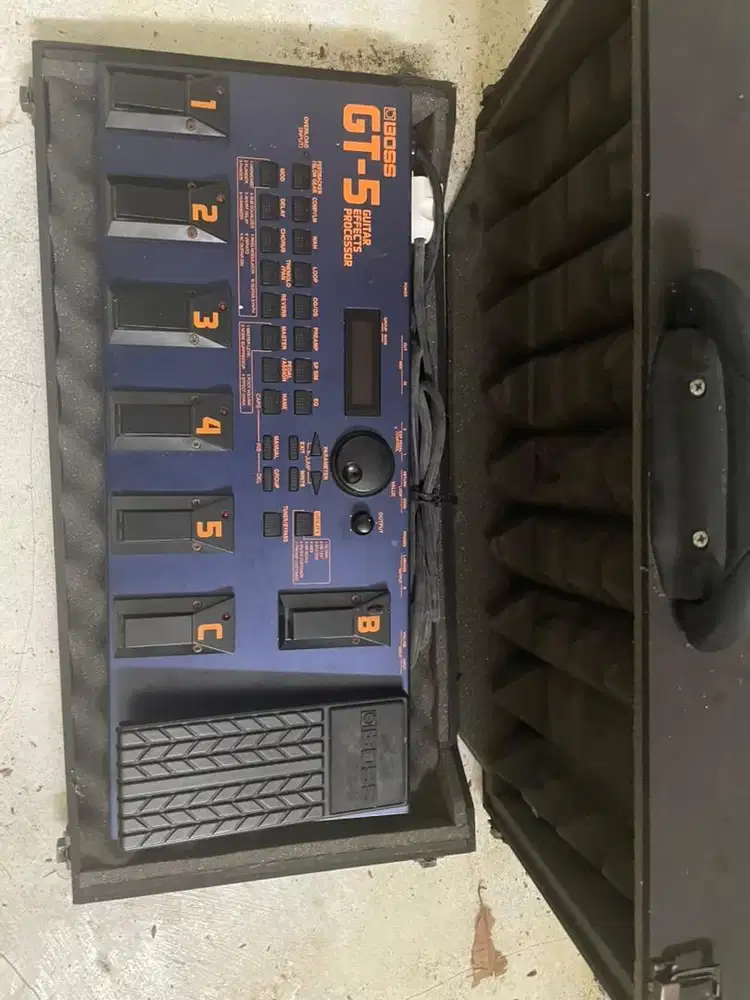 Efek Gitar GT5 Produksi Jepang