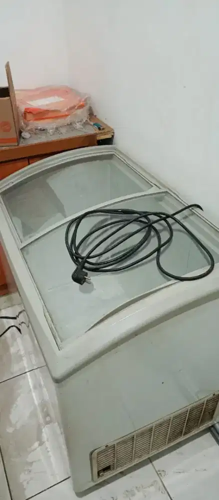 DI JUAL FREEZER ICE CREAM MERK AICE