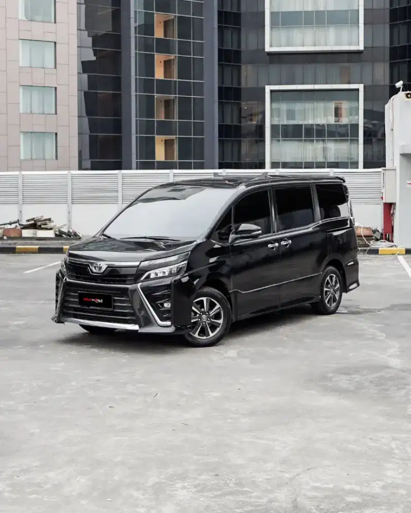 TOYOTA VOXY 2.0 AT TAHUN 2019