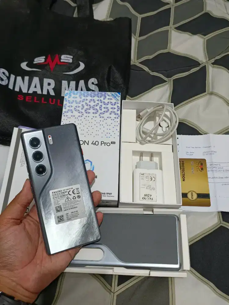 Tecno Camon 40 Pro 5G Black 8/256 Fullset Garansi Panjang!