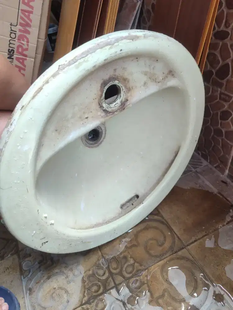 Dijual wastafel bekas merk Toto