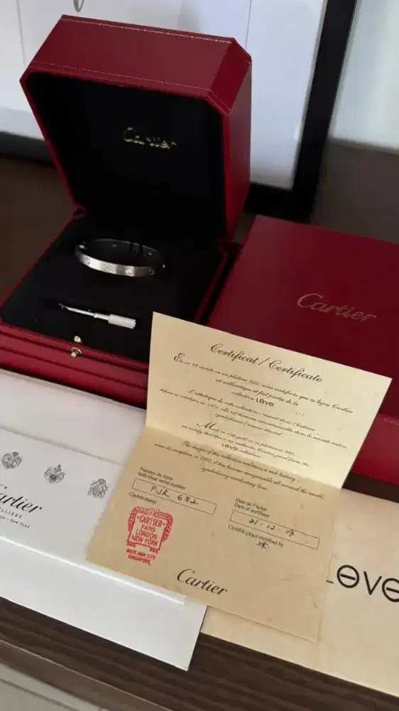 Cartier love bracelet