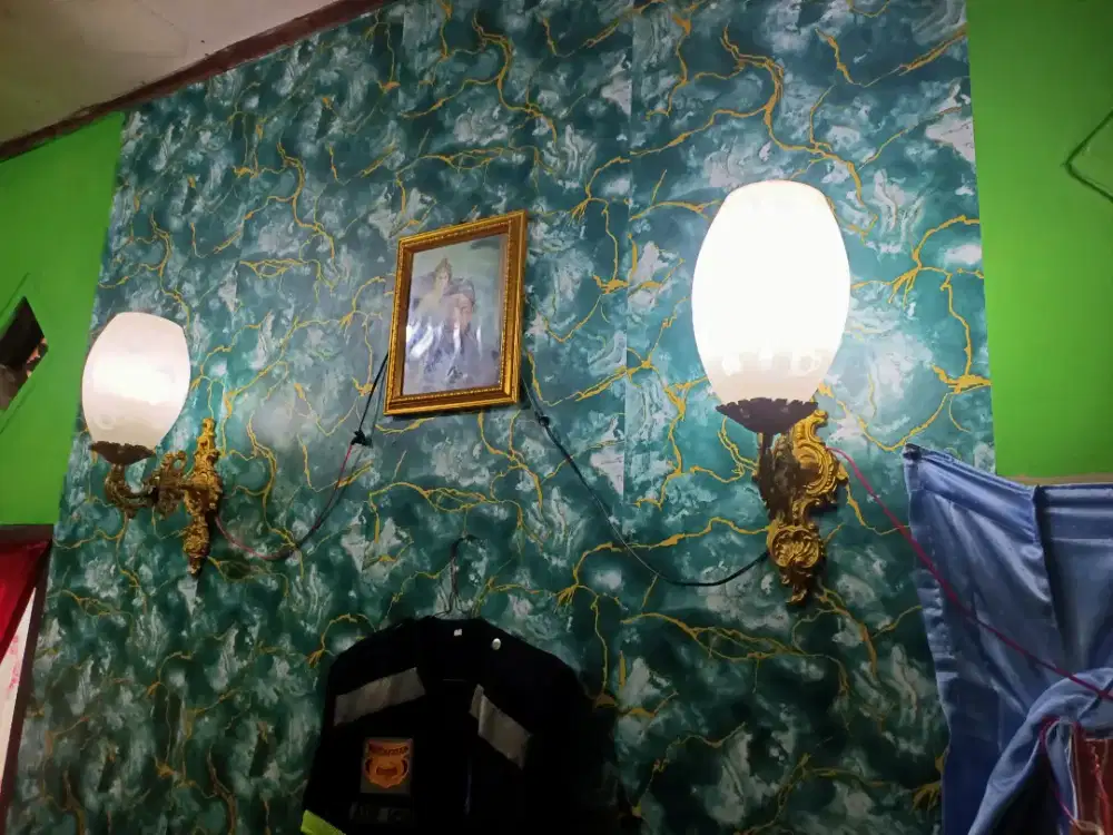 Sepasang Lampu Antik Tempel