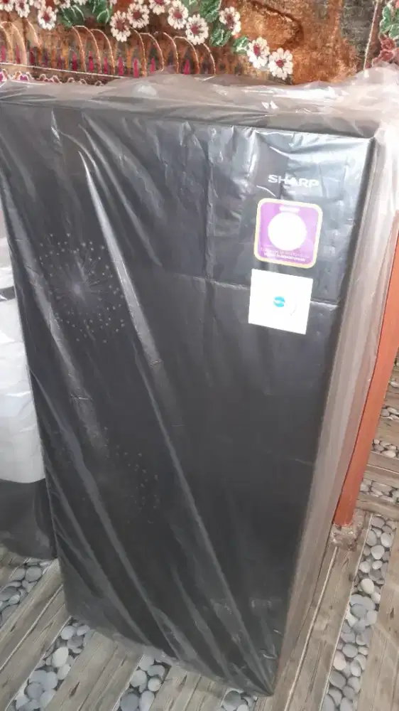 Kulkas doble frezer Merek SHARRP