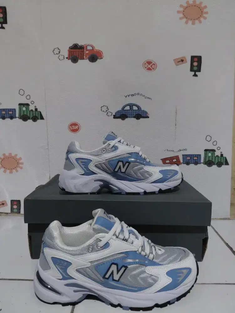 Sepatu NB 725 E