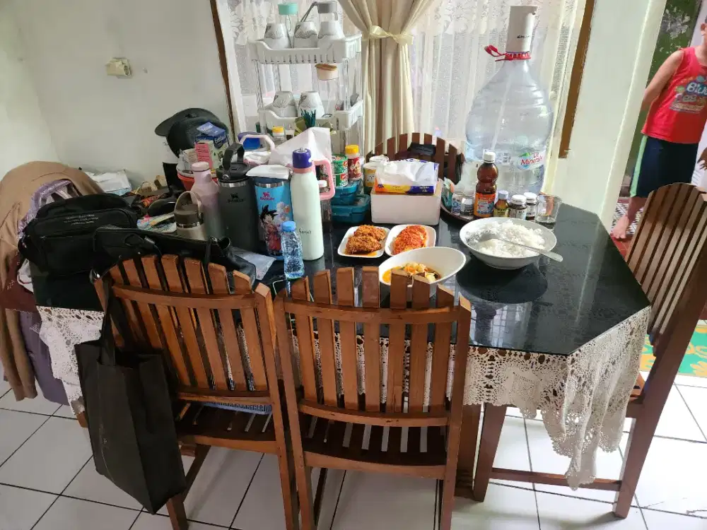 Meja Makan Kayu Jati