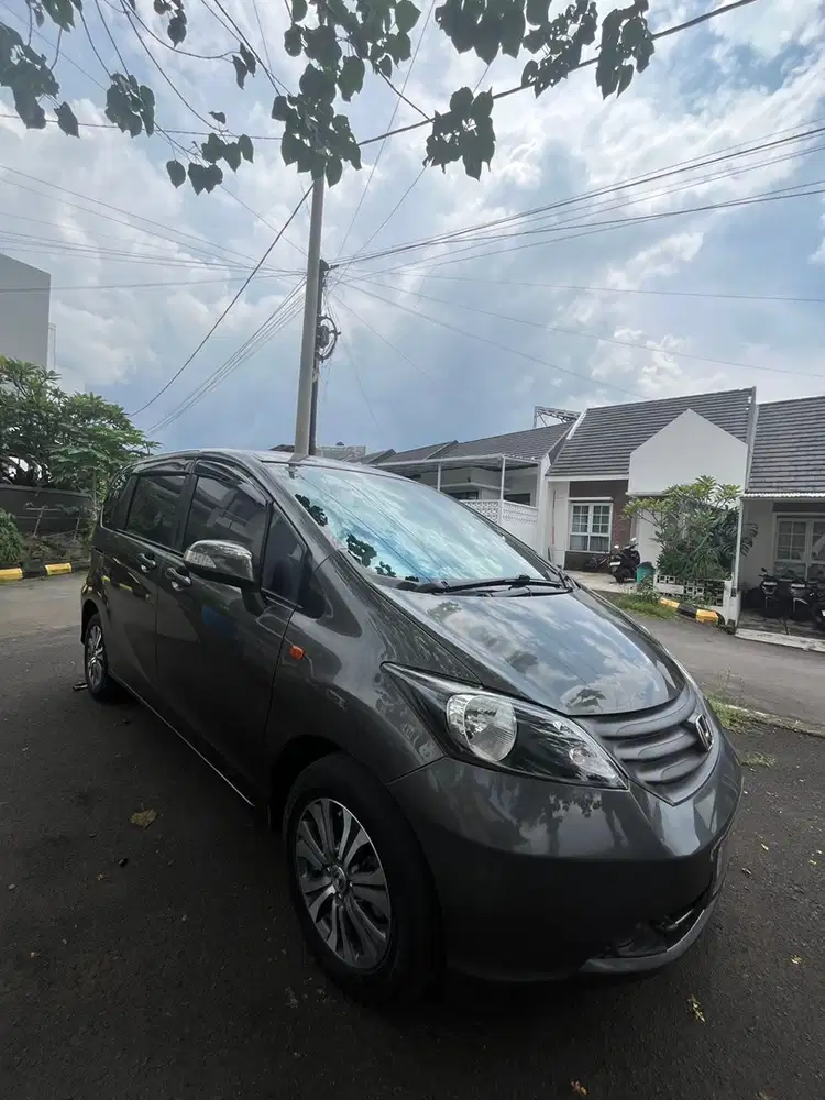 Honda Freed 2011 Bensin