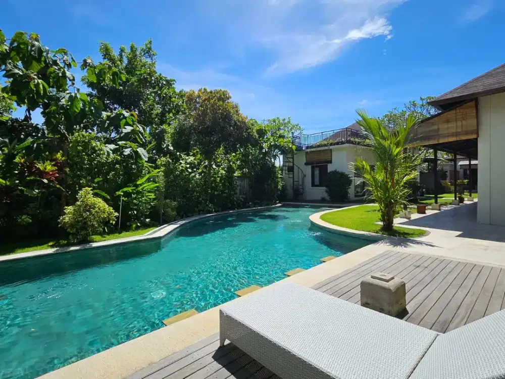 For Sale Spacious Garden Style Villa in Jimbaran