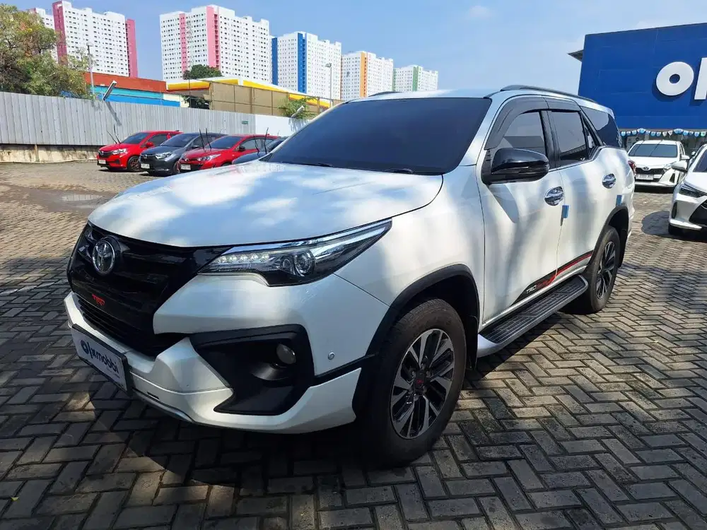 DP MURAH - Toyota Fortuner 2.4 4x2 VRZ TRD Solar-AT 2018