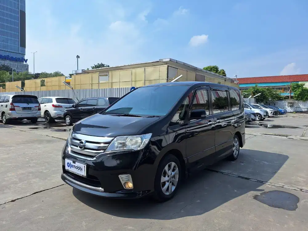 DP MURAH - Nissan Serena 2.0 Highway Star Bensin-AT 2014