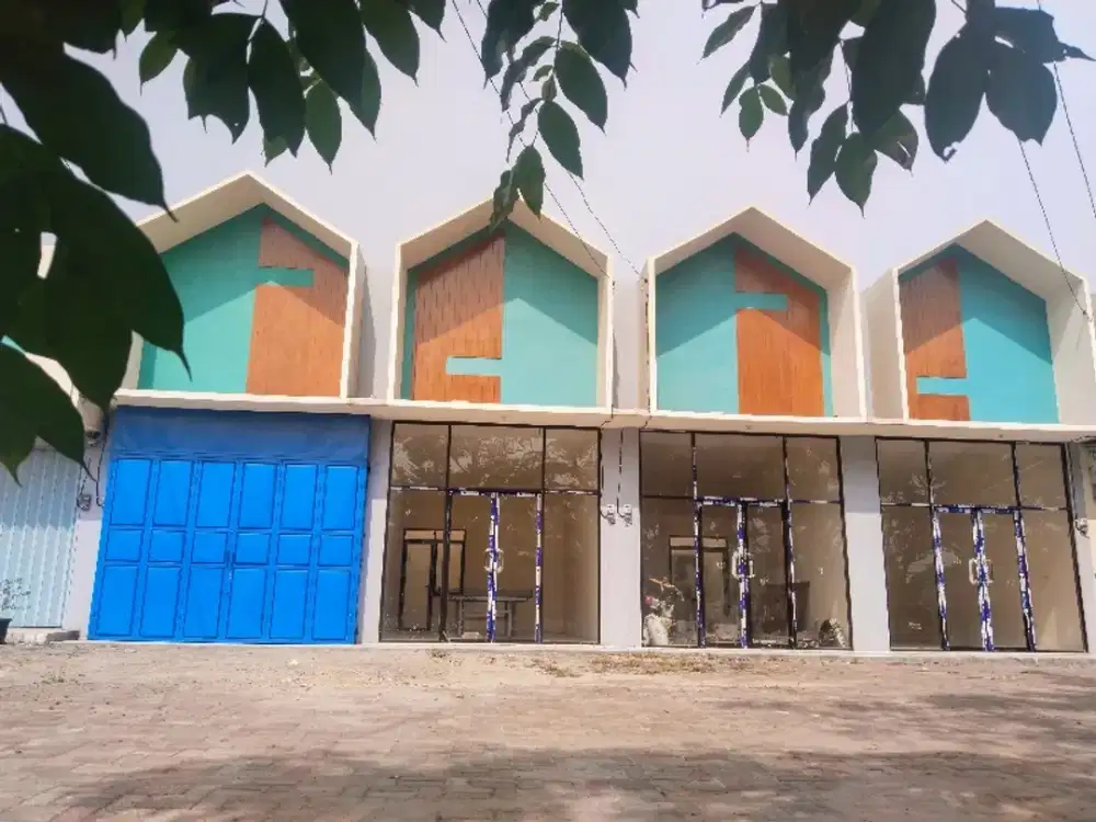 RUKO Di lokasi strategis Dekat jalan raya provinsi dan gerbang tol