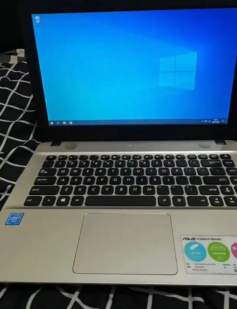 Laptop Azus Asus