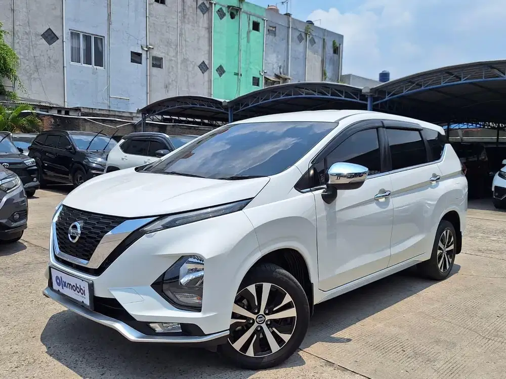 DP MURAH - Nissan Livina 1.5 VL Bensin-AT 2020