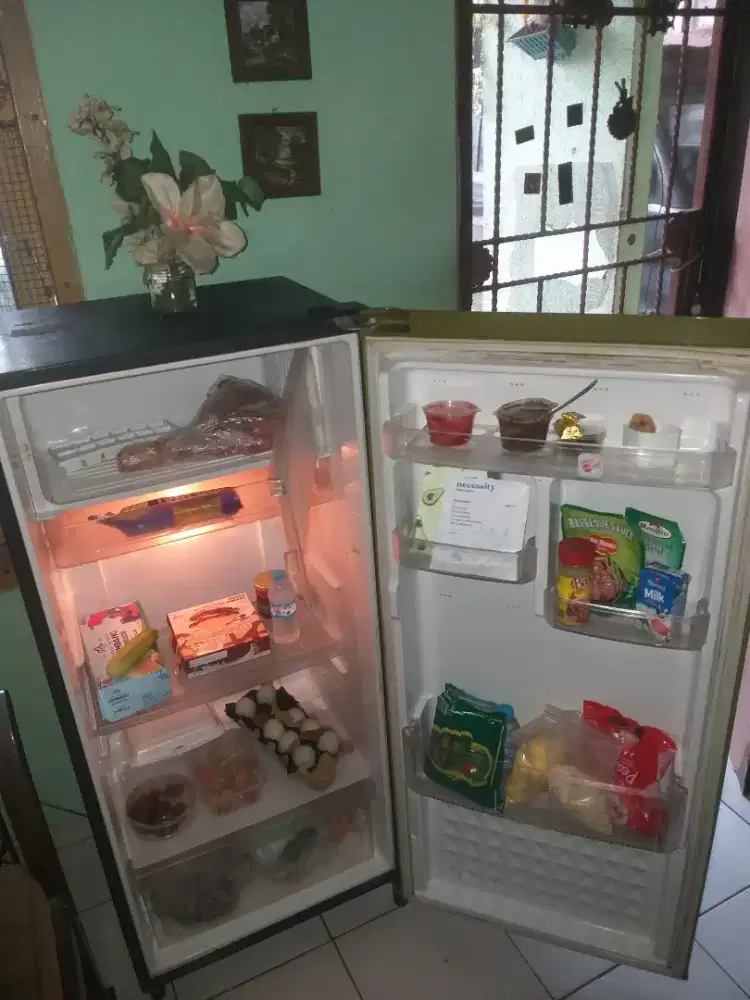 Kulkas 1 pntu normal.sgt dngin free onkir llmove