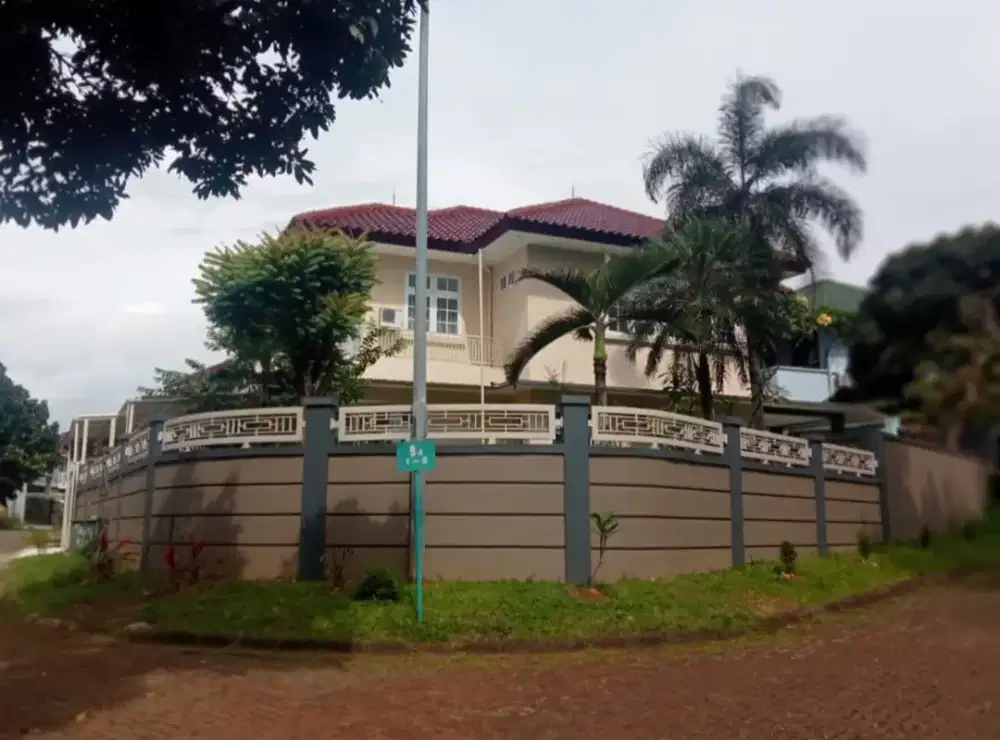 Rumah LUAS  Danau Bogor Raya lakeside lt382