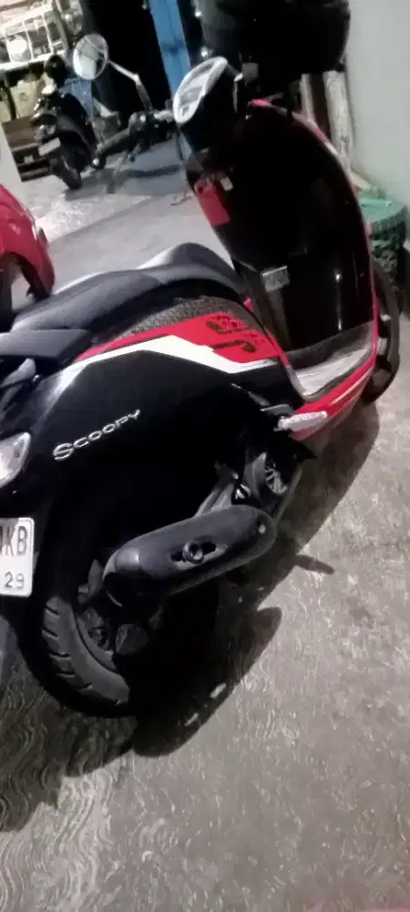 Dijual scoopy 2019 plat kudus motor siap pakai kelustrikan normal semu