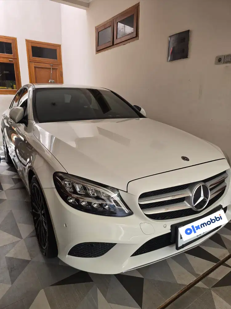 Mercedes-Benz C200 2019 Bensin