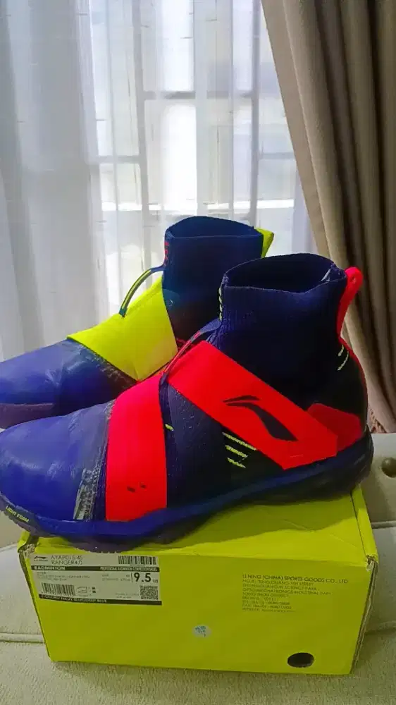 Dijual sepatu badminton (paket borongan)