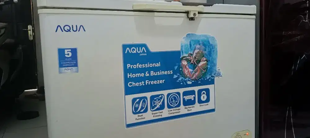 Freezer merk Aqua normal 200 liter