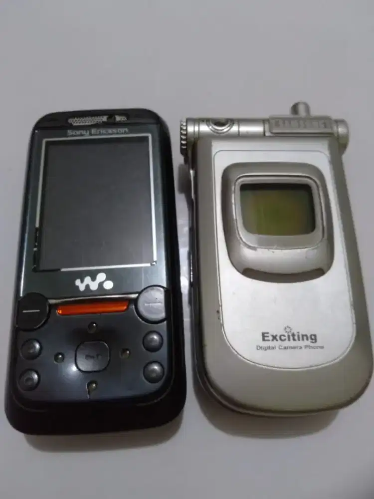 WTS Jual Cepat Hp SonyEricsson W830i Dan Samsung SGH V200
