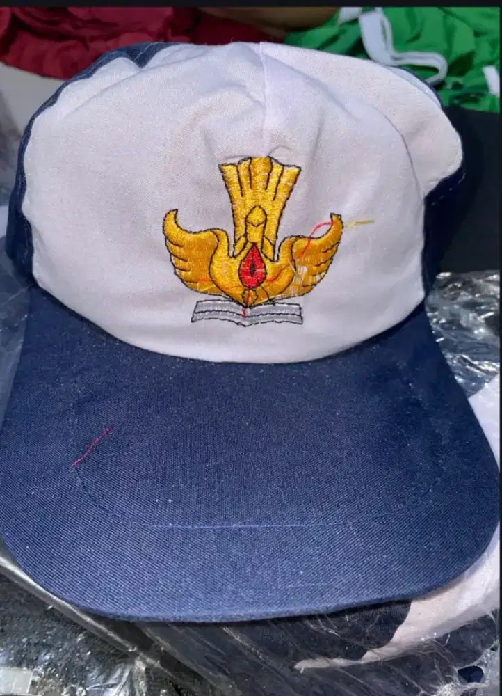Topi SMP biru putih