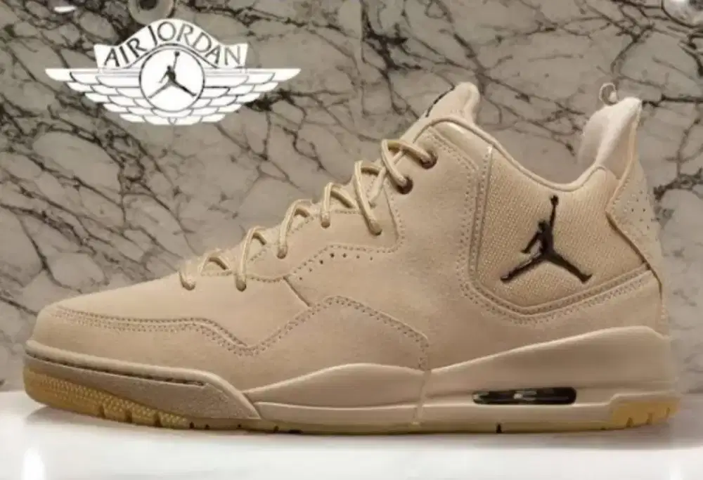 Sepatu Basket Nike Jordan Courtside