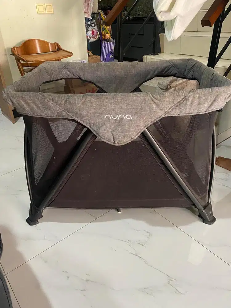 Preloved nuna sena air baby box charcoal -ranjang bayi 85% mulus12