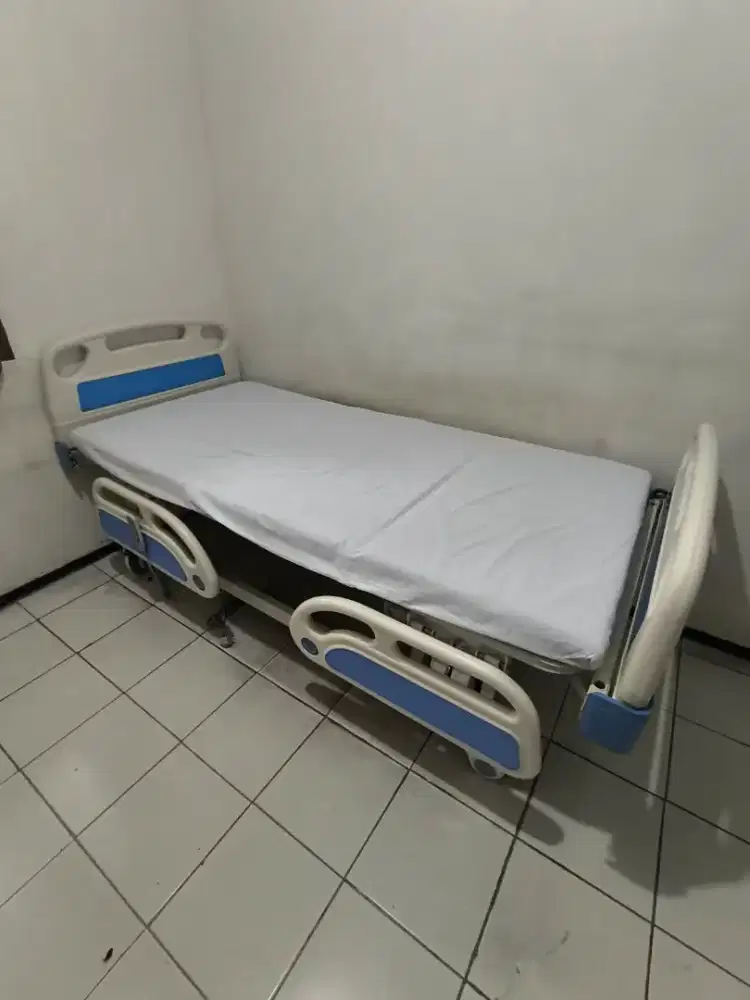 Tempat Tidur Pasien Elktrik