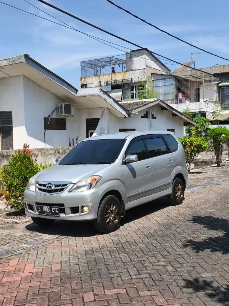 Toyota Avanza 1.3 G Matic 2011