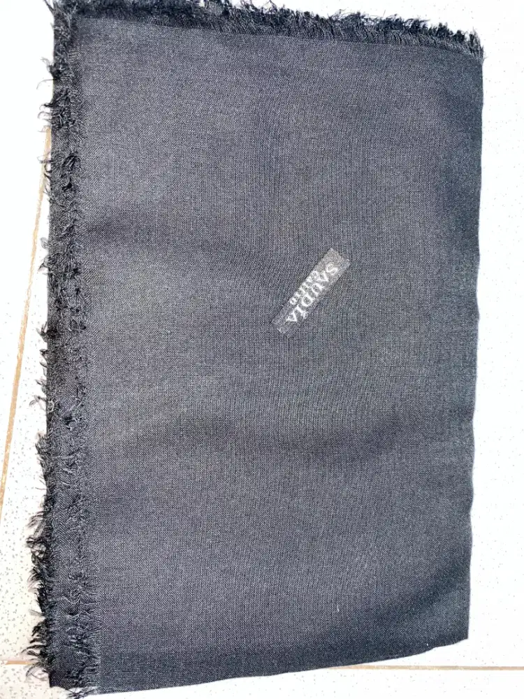 Kerudung Hitam Saudia