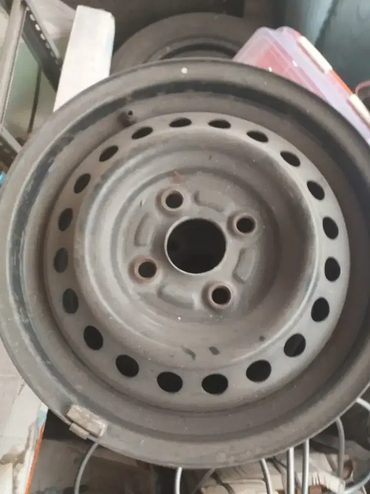 Velg bekas ring 13 pcb 4x100 cocok untuk mobil agya carry brio ayla