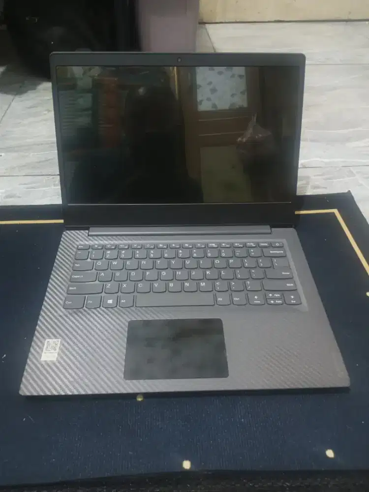 Lenovo V14-ADA AMD Ryzen