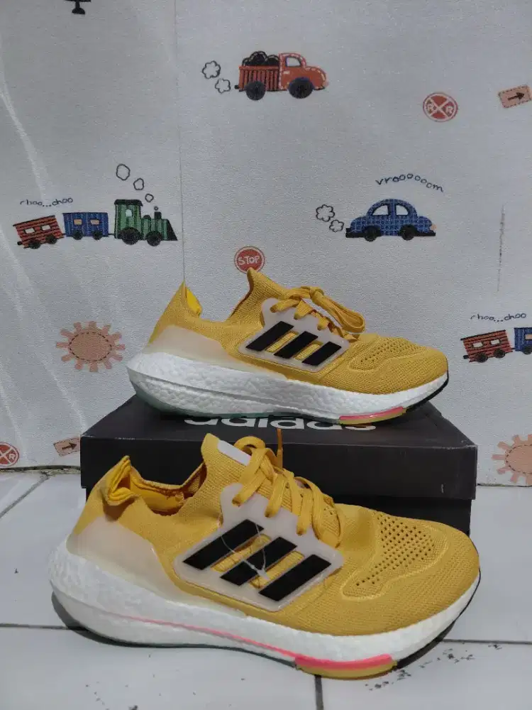 Adidas ultraboost 22 yellow