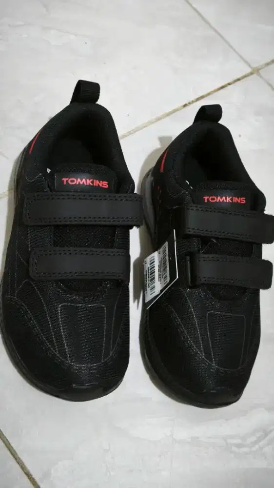 Sepatu Anak Tomkins Hitam 27